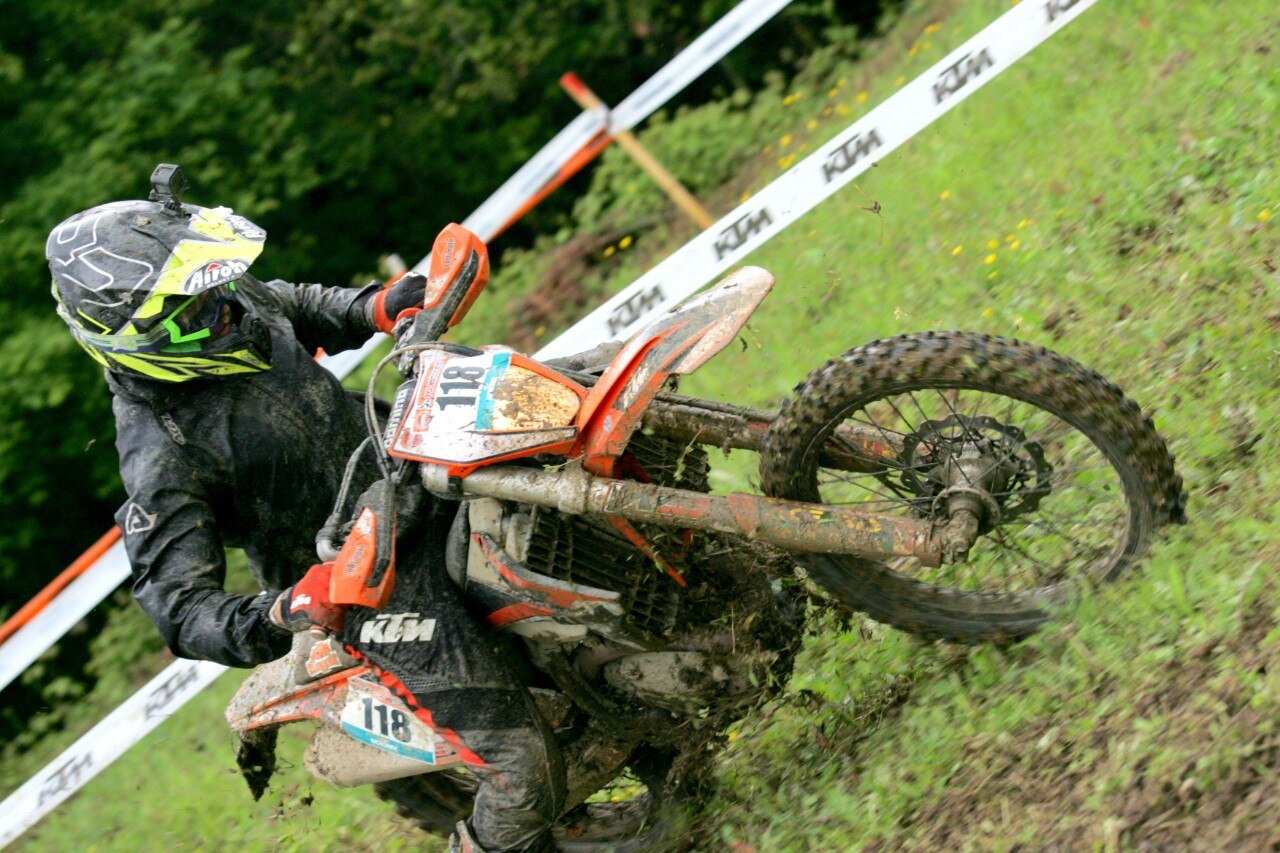 Il Trofeo Enduro KTM 2019 nella morsa del fango ad Anghiari